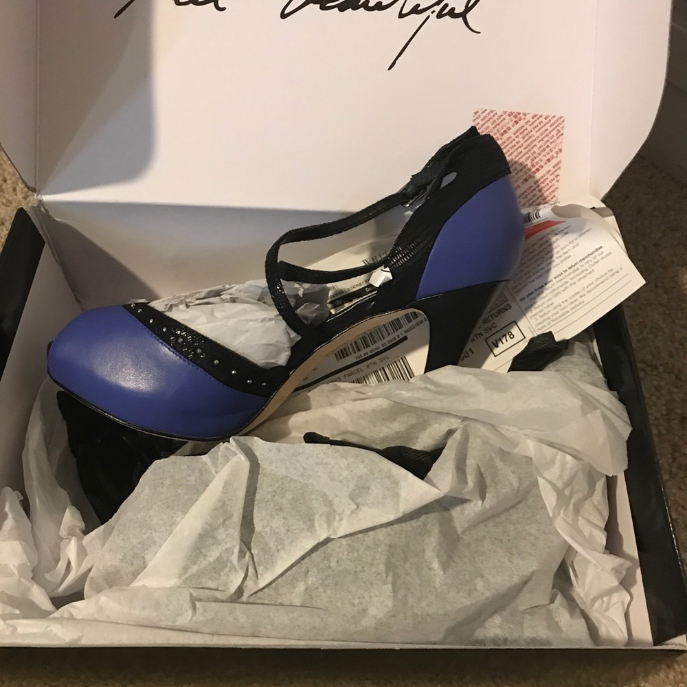 White House Black Market brand new heels